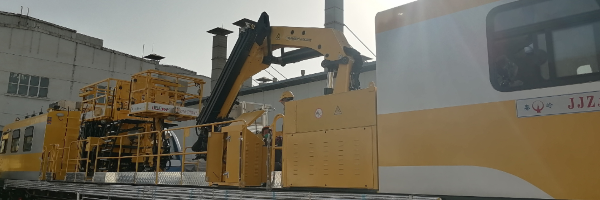 深盟新材料為中車(chē)出口哥倫比亞7套車(chē)組提供涂料保障工作！